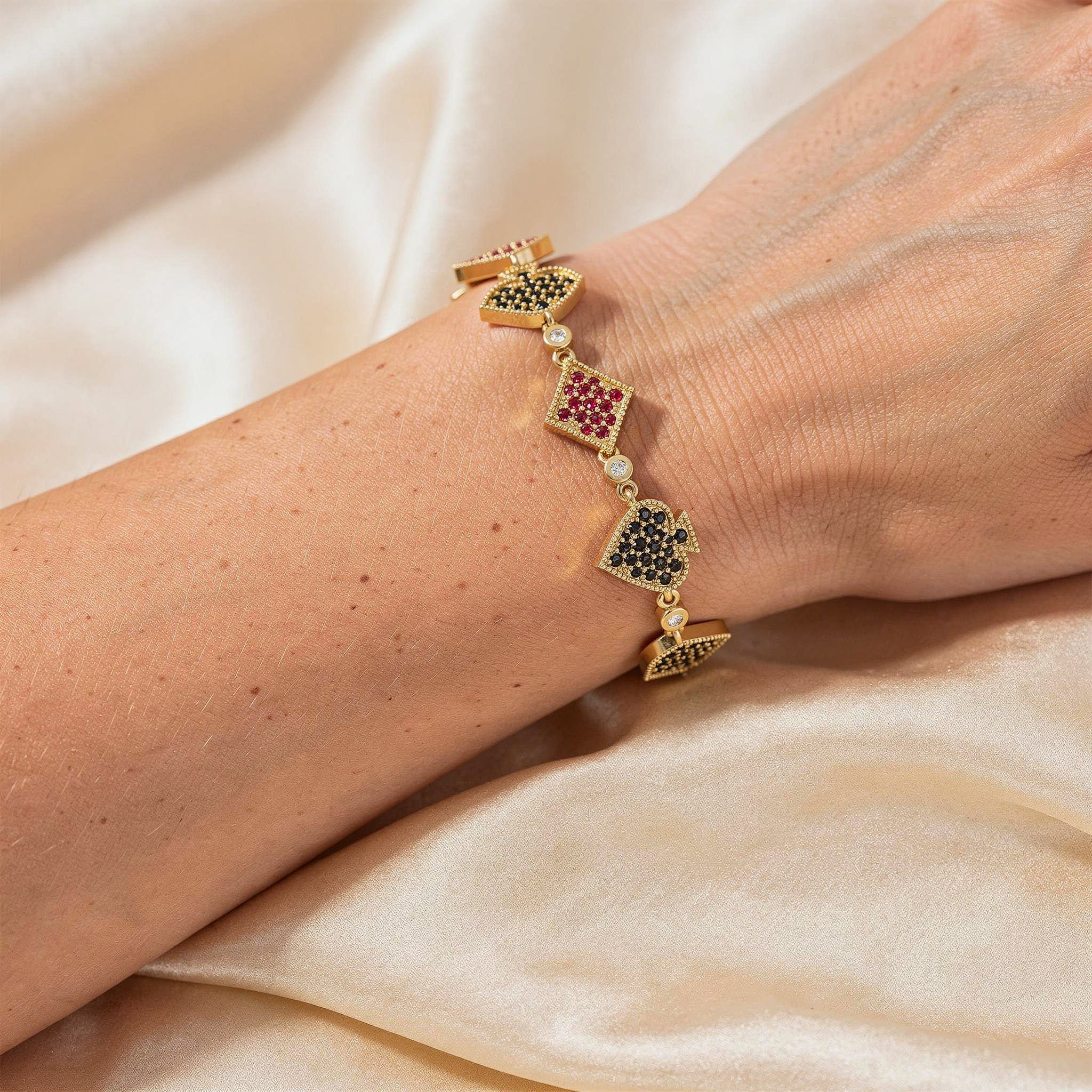 Poker Sembollü Zarif Şans Bilekliği