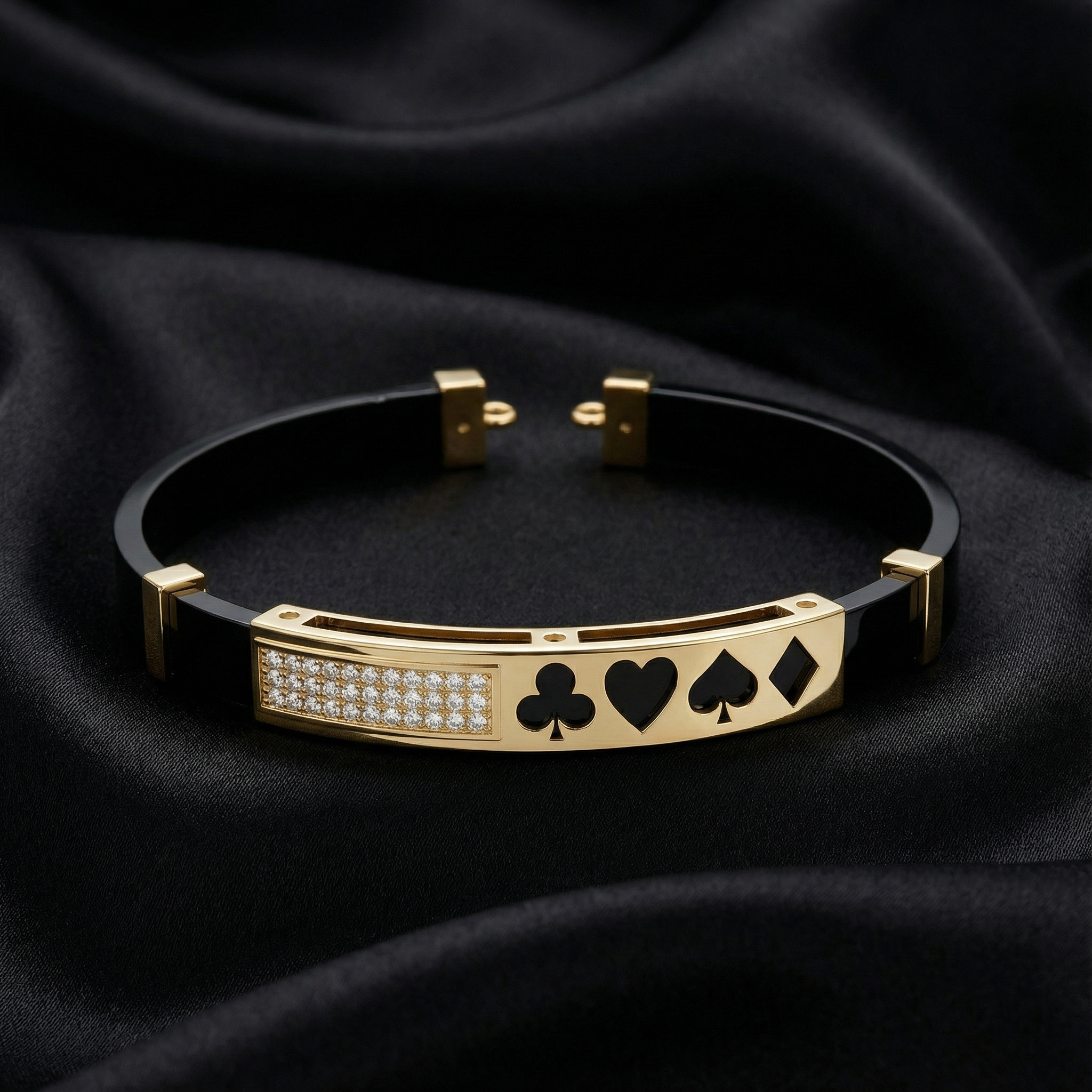 Kart Sembollü Siyah Şans Bilekliği