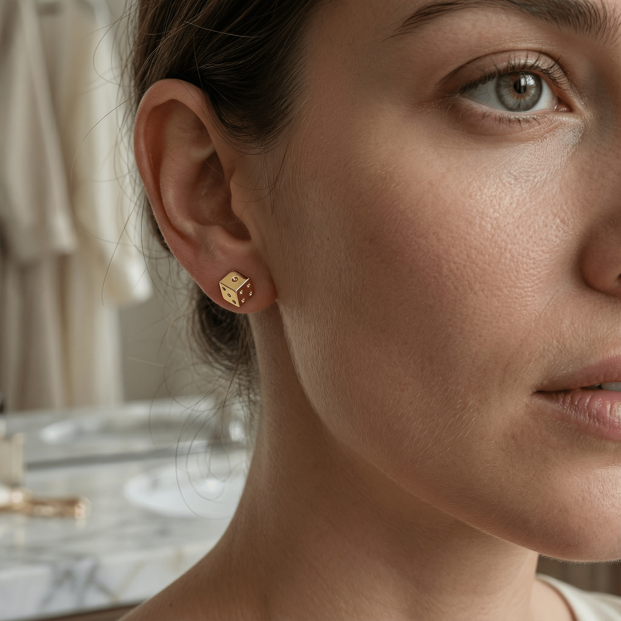 Zar Sembollü Mini Küpe (Tek) - Casino Piercing - Winners Jewels